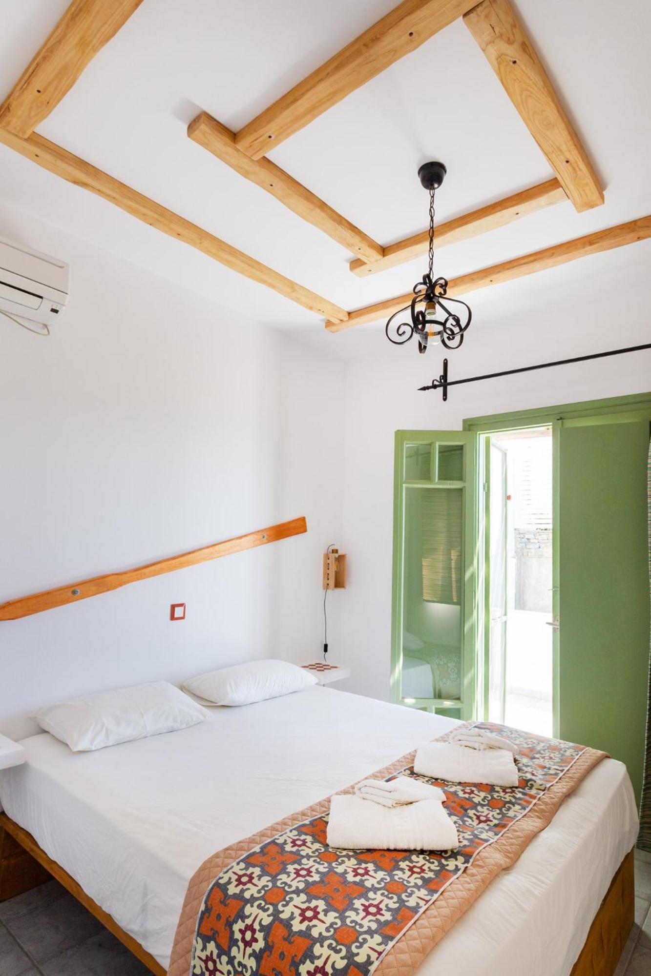 Ailouros Summer Hotel Schoinoussa 外观 照片