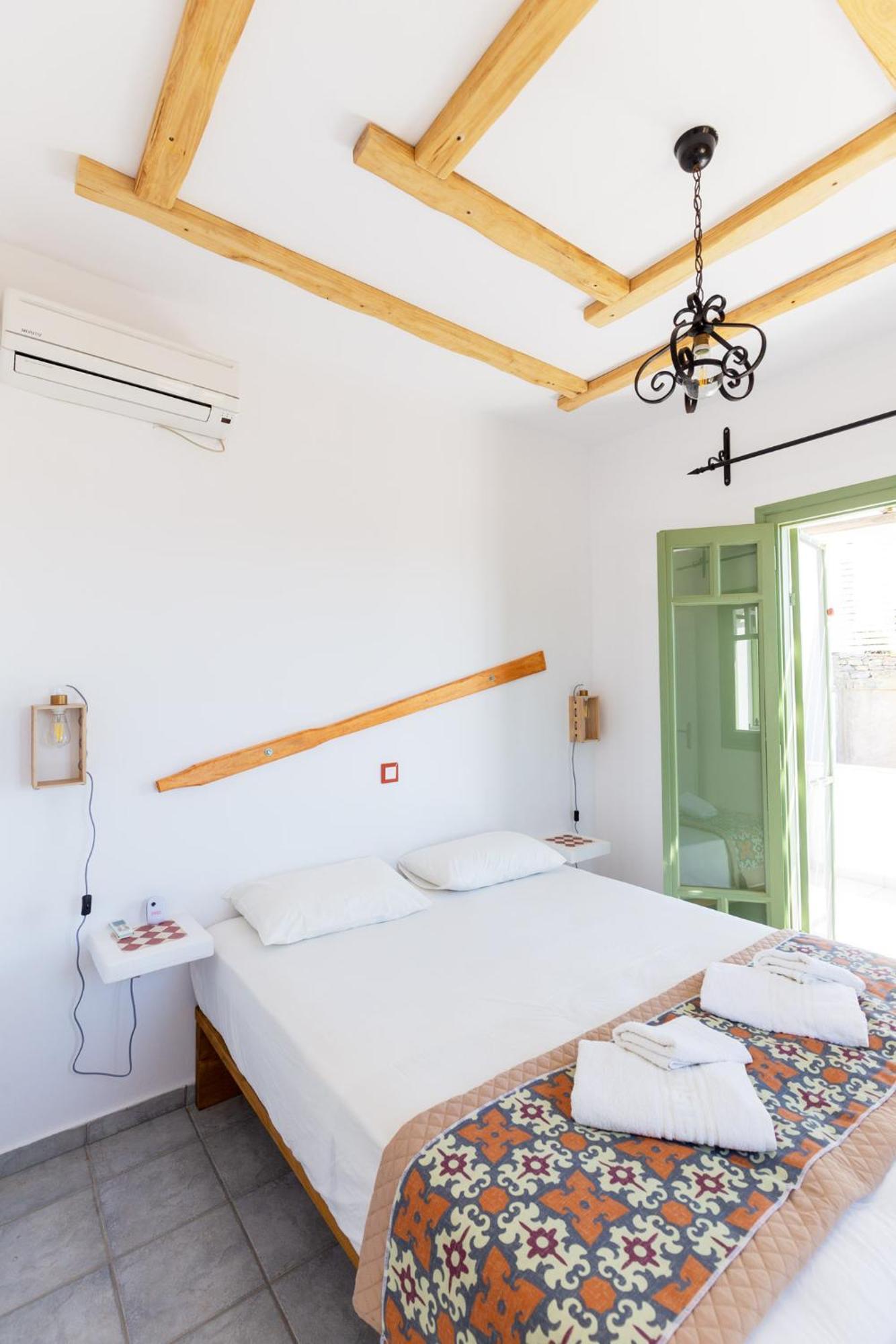 Ailouros Summer Hotel Schoinoussa 外观 照片